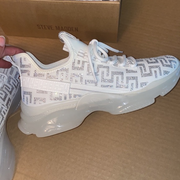 Steve Madden Sneakers - Picture 5 of 10